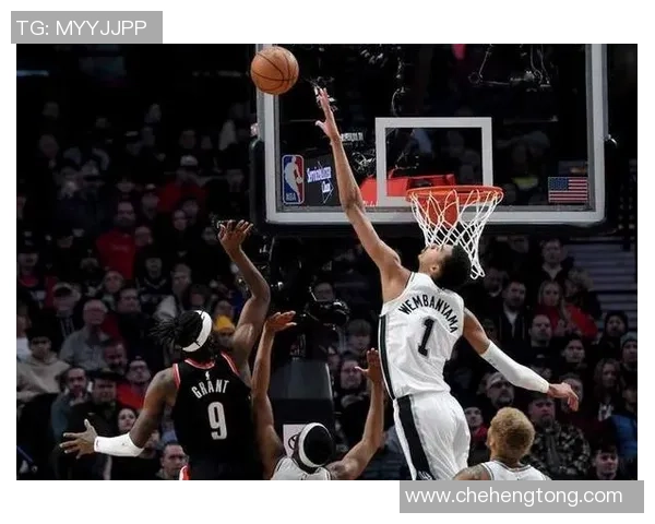 文班亚马首场比赛表现惊艳五次盖帽和隔扣字母哥引发热烈讨论